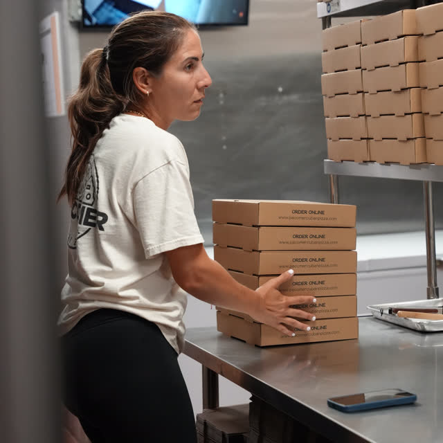 Pa’ Comer boxes ready for pickup